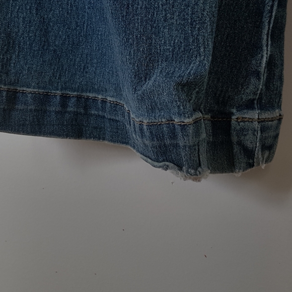 [SIDESTREET FASHIONS] Stretchy Jean Jumpsuit with Belt - Picture 13 of 16